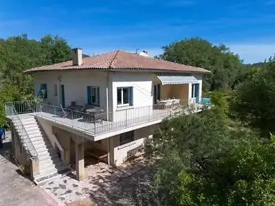 Etoile - Vila Quinson