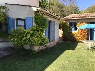 Vila Etoile - *